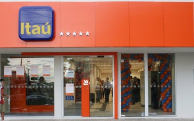 Fachada do banco Itaú
