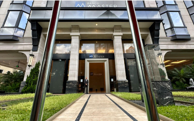 Imagem mostra fachada de prédio onde está situado o Banco Master