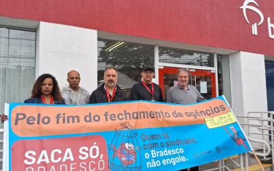 Sindicato protesta contra fechamento de agências do Bradesco em Santana de Parnaíba e Juquitiba