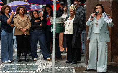 Neiva Ribeiro, presidenta do Sindicato, em ato do Dia Nacional de Luta pela Vida das Mulheres (Foto: Seeb-SP)