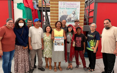 Ana Marta Lima (ao centro, de blusa amarela) representou o Sindicato em roda de conversa da Rede Rua (Foto: Seeb-SP)