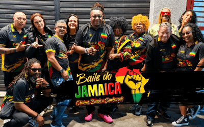 Imagem de divulgação Baile Black Jamaica - grupo centralizado com a logo do projeto logo abaixo