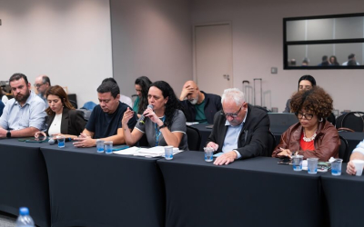 Imagem mostra membros da comissão executiva dos empregados da caixa durante negociação ocorrida em 21 de agosto