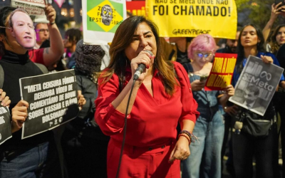 Neiva Ribeiro, presidenta do Sindicato, durante protesto na sede da Meta, na capital paulista