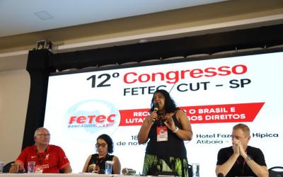 Ivone Silva, presidenta do Sindicato dos Bancários de São Paulo, Osasco e região, fala durante o 2º Congresso da Fetec/CUT-SP. Ao  lado dela estão Aline Molina, presidenta da Fetec-CUT/SP, Alexandre Caso (camiseta preta) e Alex Livramento