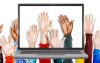 Arte mostra mãos levantadas em uma tele de computador e outras levantadas fora da tela do computador