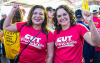 Presidenta do Sindicato, Neiva Ribeiro, ao lado de Juvandia Moreira, presidenta da Contraf-CUT, na marcha em Brasília