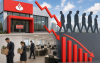 Imagem mostra agência do santander fechada, pessoas sendo demitidas e gráficos indicando queda