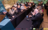Imagem mostra mesa de negociação para a rneovação do acordo coletivo de trabalho da Caixa
