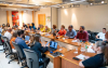 Foto da mesa de negociação entre representantes dos trabalhadores e representantes do Santander