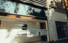 imagem de agência do itaú fechada com uma faixa em sua fachada