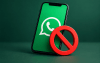 Imagem feita por Inteligência Artificial mostra um telefone celular com o logo do whtsapp projetado em sua tela. ao lado, um círculo vermelho com um a linha diagonal no seu interior em todo o seu diâmetro, indicando bloqueio