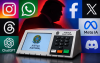 Imagem de uma urna eletrônico, com logotipos de redes sociais ao fundo