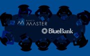 Imagem em desenho de pessoas sentadas em volta de uma mesa de reunião. sobre a mesa, os logos do Banco Master e do BlueBank